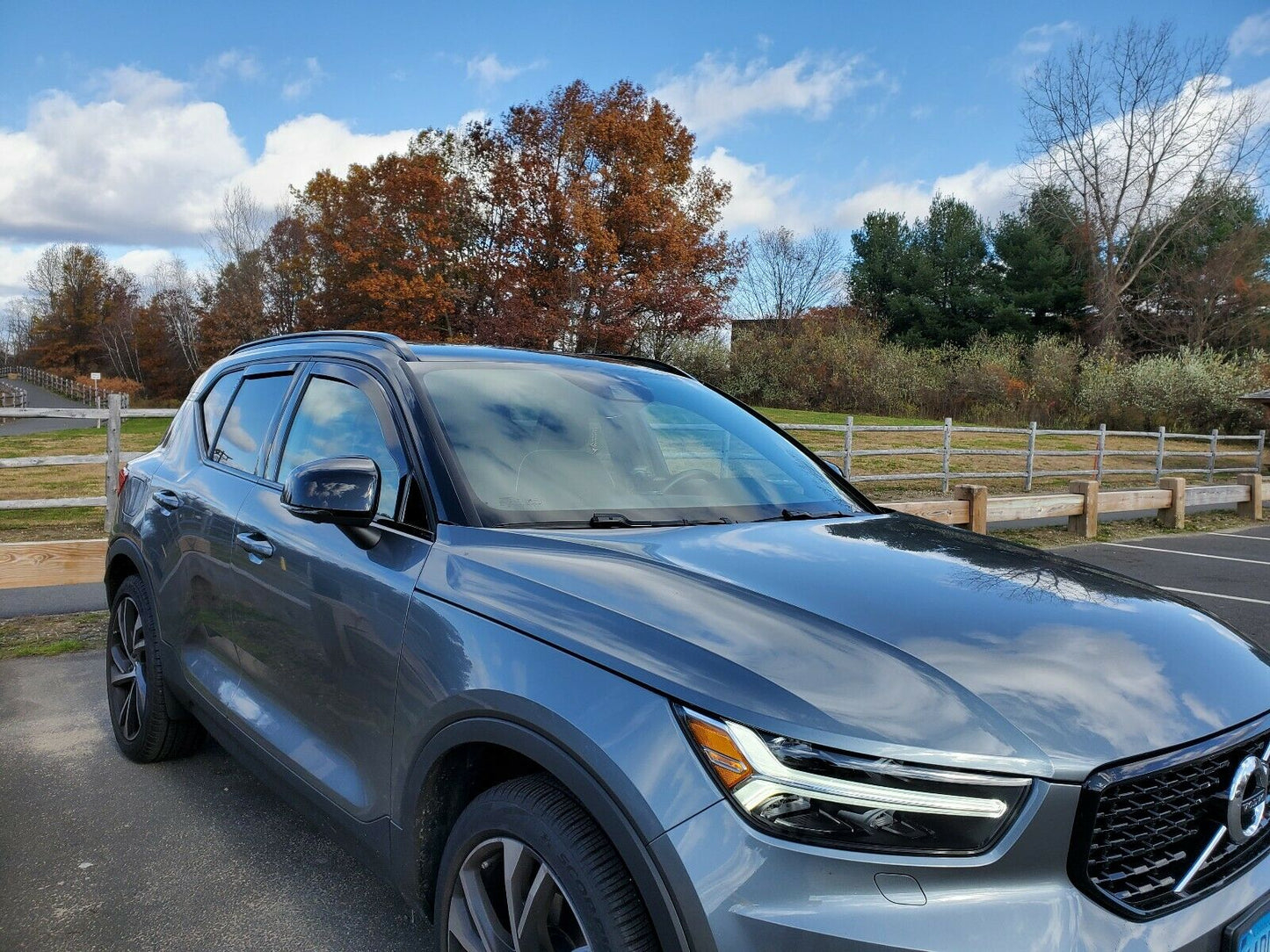 VOLVO XC40 IN CHANNEL RAIN GUARDS ( FITS 2018-UP) FULL SET DARK SMOKE